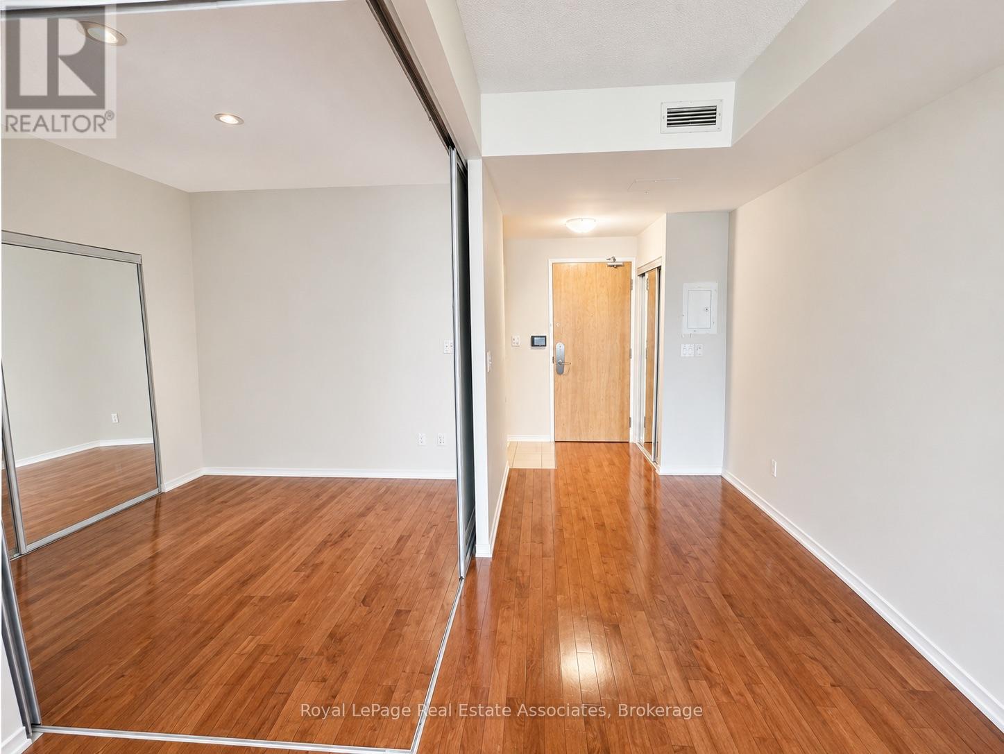 4211 - 65 Bremner Boulevard, Toronto, Ontario  M5J 0A7 - Photo 3 - C13594678