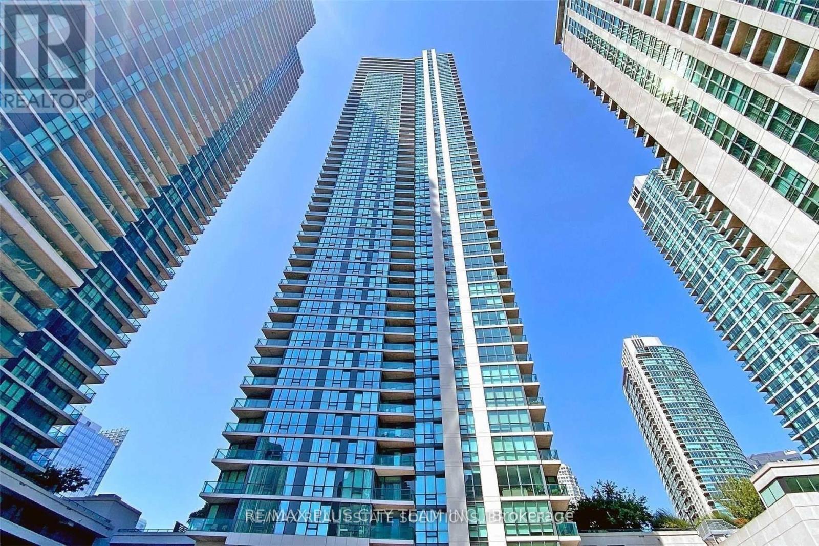 3301 - 18 HARBOUR STREET, Toronto, Ontario