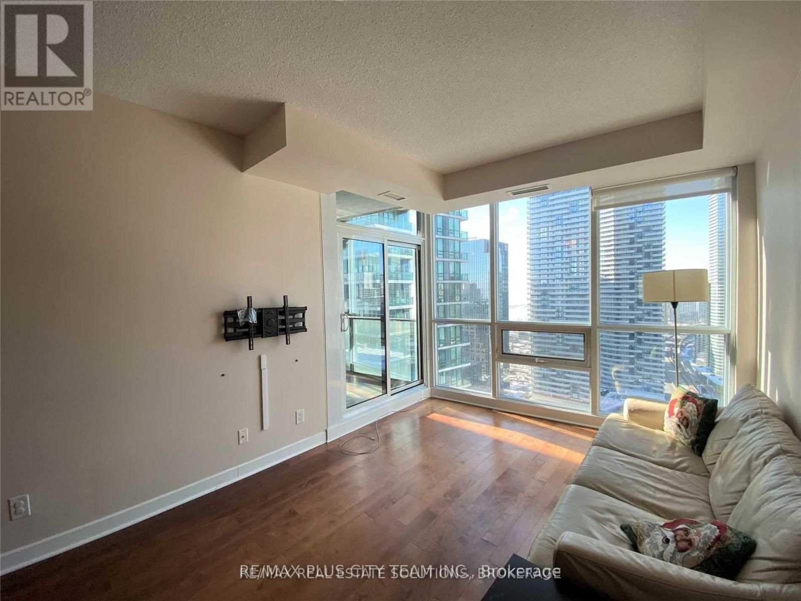3301 - 18 Harbour Street, Toronto, Ontario  M5J 2Z6 - Photo 3 - C13594690