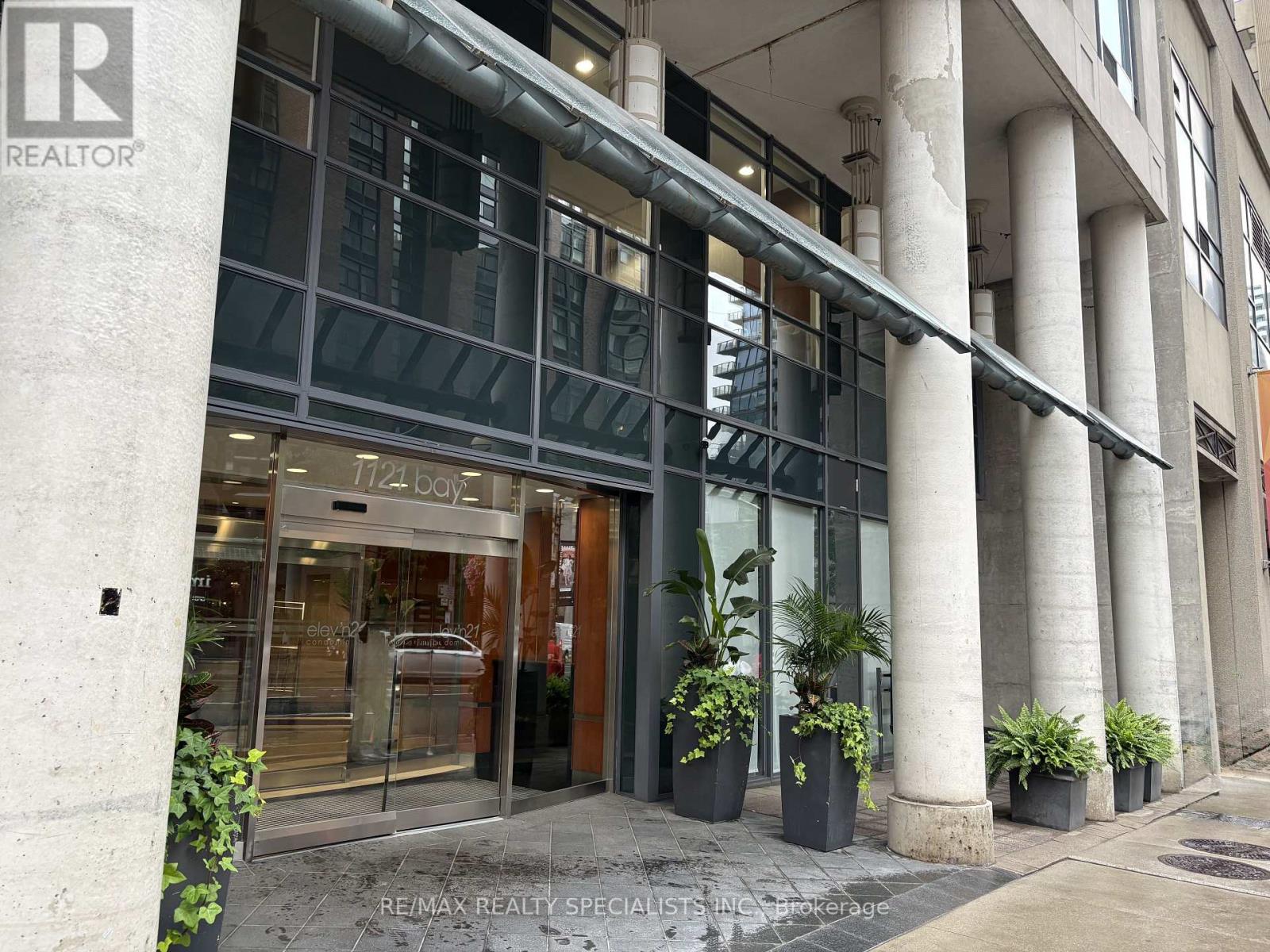 703 - 1121 Bay Street, Toronto, Ontario  M5S 3L9 - Photo 2 - C13594722