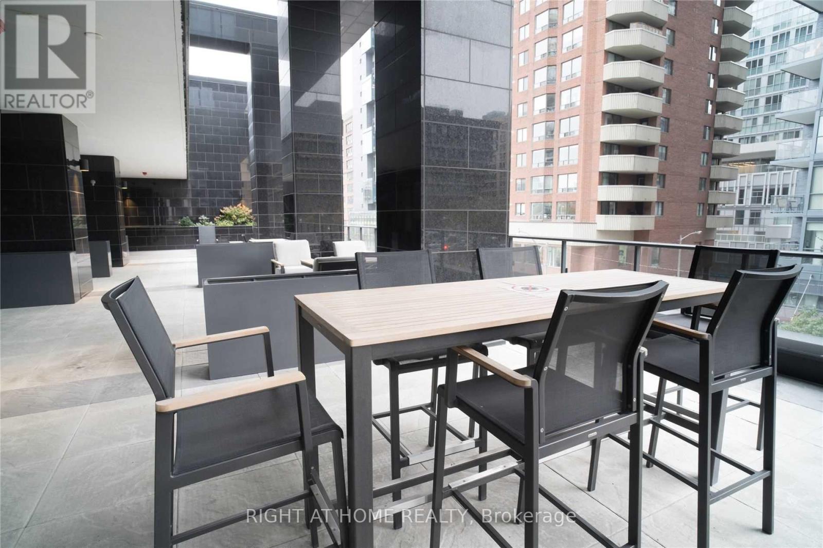 2002 - 181 Dundas Street, Toronto, Ontario  M5A 0N5 - Photo 16 - C13594740