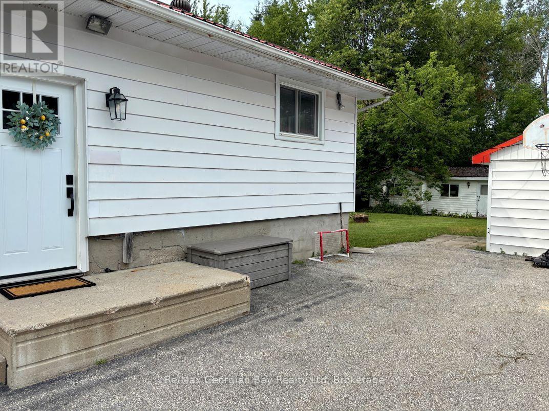 11 John Street, Severn (Coldwater), Ontario  L0K 1E0 - Photo 2 - S13594674