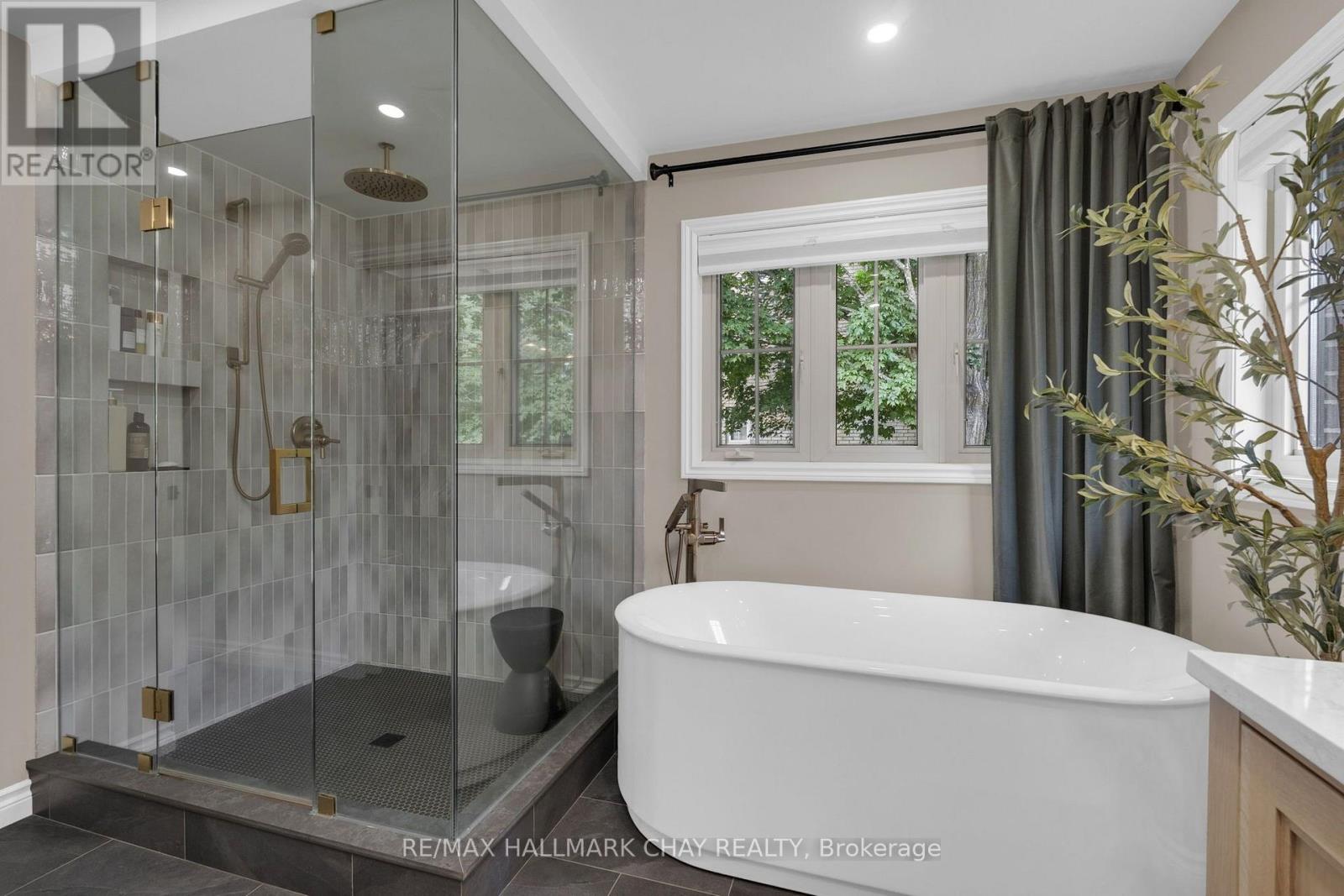 32 Forest Hill Drive, Springwater (Midhurst), Ontario  L0L 1X0 - Photo 20 - S13594742
