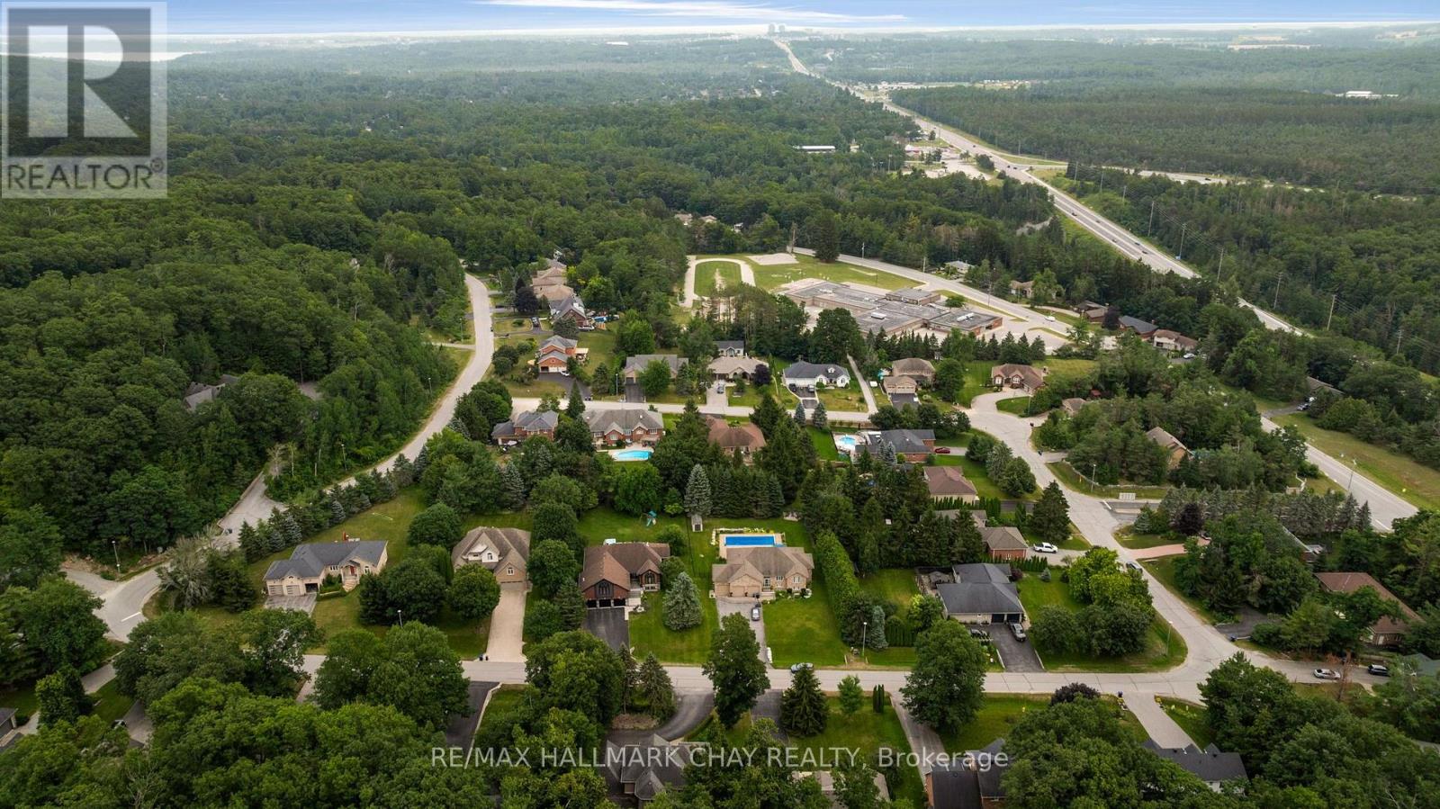 32 Forest Hill Drive, Springwater (Midhurst), Ontario  L0L 1X0 - Photo 40 - S13594742