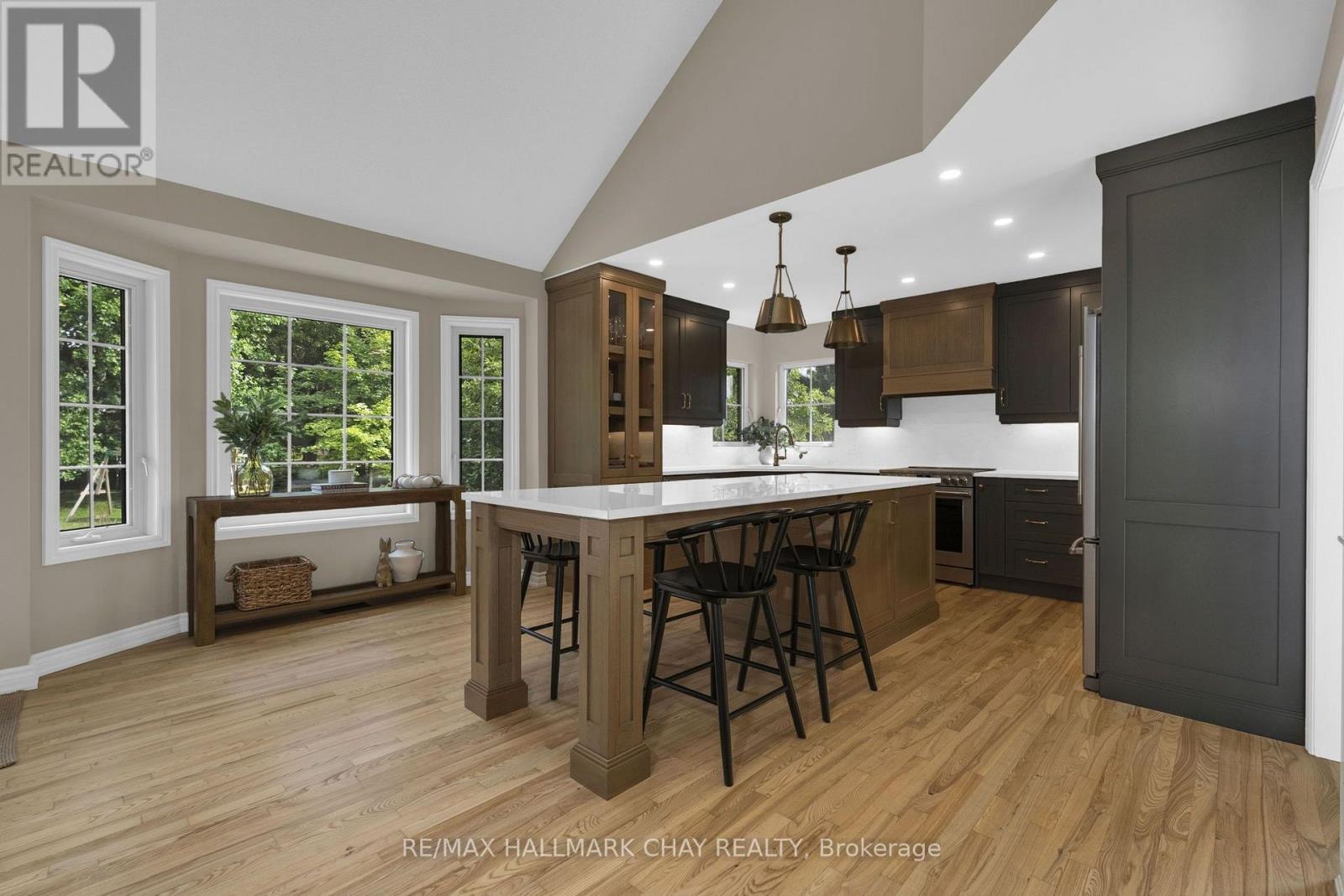 32 Forest Hill Drive, Springwater (Midhurst), Ontario  L0L 1X0 - Photo 9 - S13594742