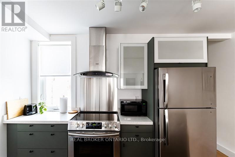 Main - 278 Campbell Avenue, Toronto, Ontario  M6P 3V6 - Photo 12 - W13594680