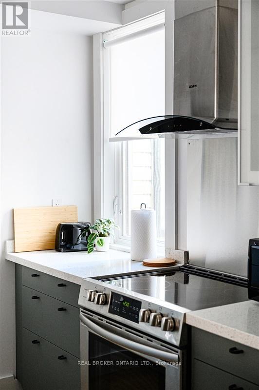 Main - 278 Campbell Avenue, Toronto, Ontario  M6P 3V6 - Photo 13 - W13594680