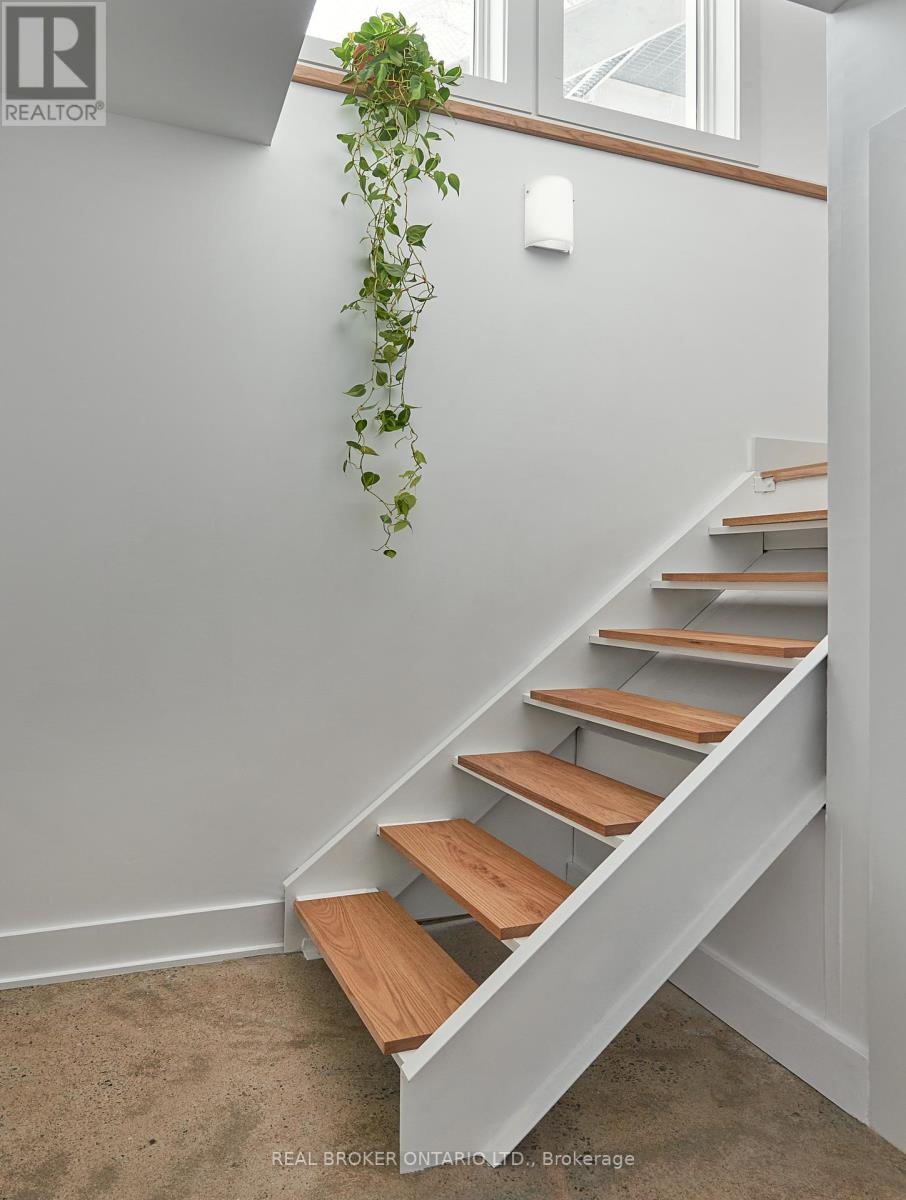 Main - 278 Campbell Avenue, Toronto, Ontario  M6P 3V6 - Photo 19 - W13594680