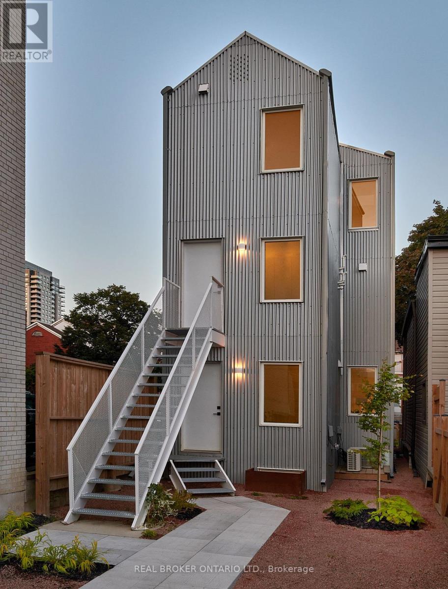 Main - 278 Campbell Avenue, Toronto, Ontario  M6P 3V6 - Photo 21 - W13594680
