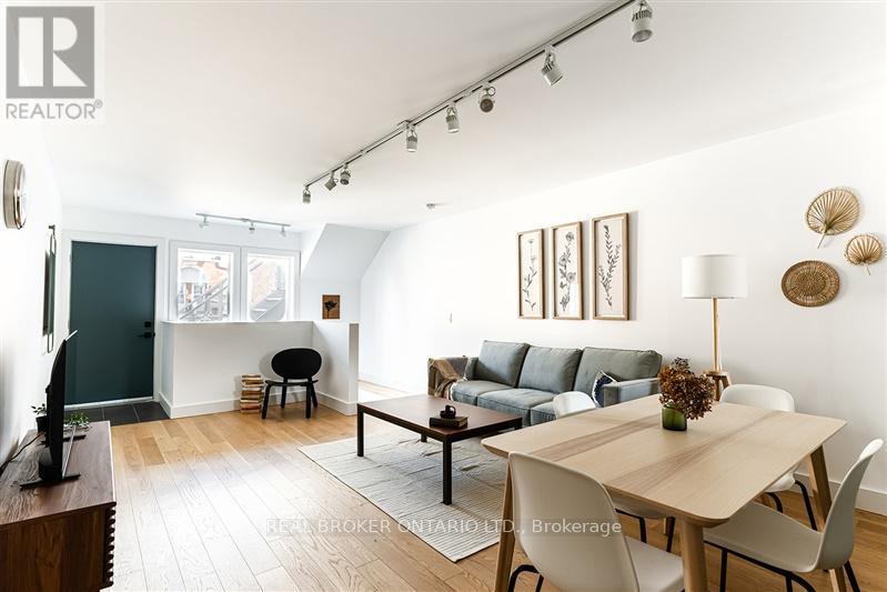 Main - 278 Campbell Avenue, Toronto, Ontario  M6P 3V6 - Photo 3 - W13594680