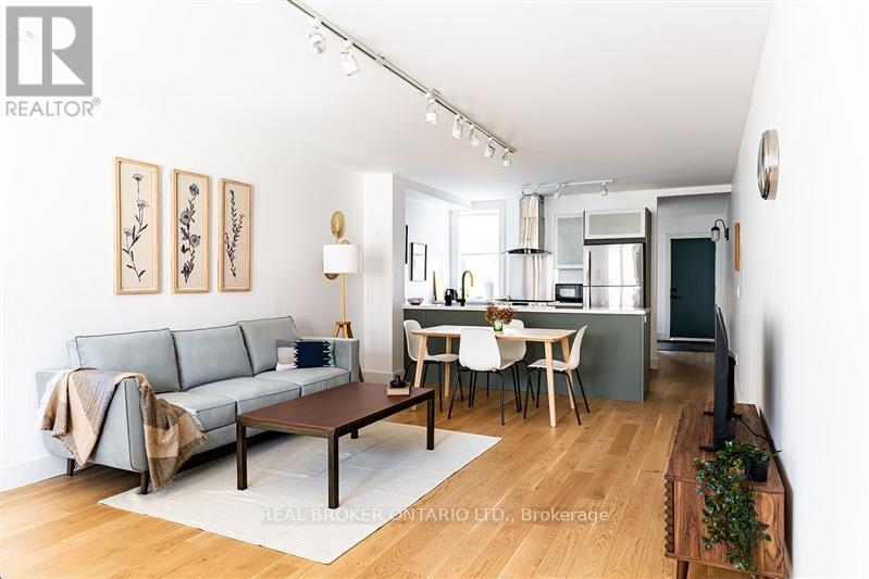 Main - 278 Campbell Avenue, Toronto, Ontario  M6P 3V6 - Photo 7 - W13594680