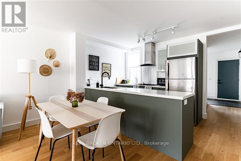 Main - 278 Campbell Avenue, Toronto, Ontario  M6P 3V6 - Photo 9 - W13594680