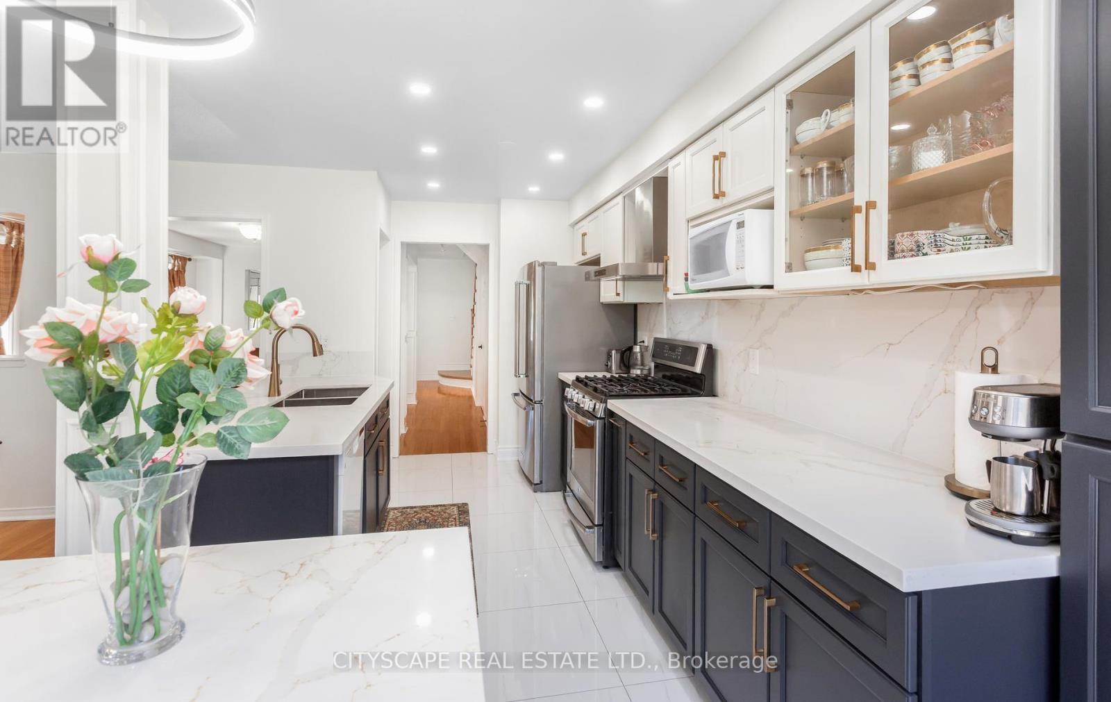 5685 Topaz Place, Mississauga, Ontario  L5M 7B8 - Photo 17 - W13594724