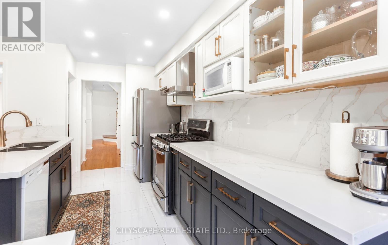 5685 Topaz Place, Mississauga, Ontario  L5M 7B8 - Photo 19 - W13594724