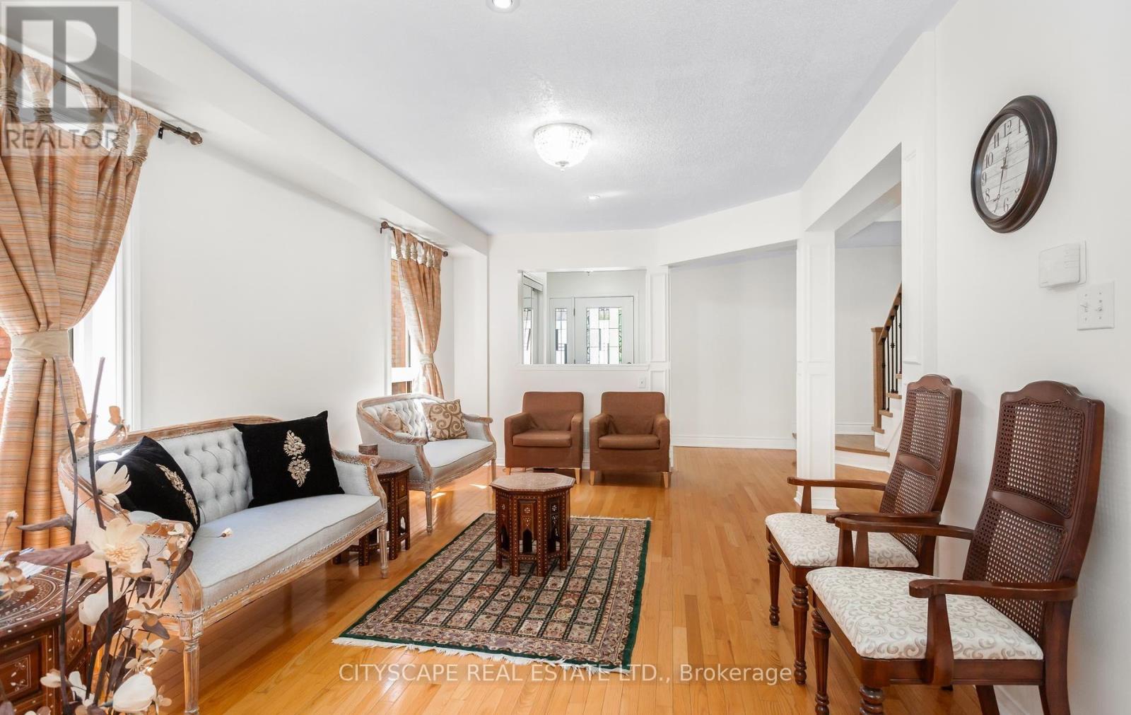 5685 Topaz Place, Mississauga, Ontario  L5M 7B8 - Photo 9 - W13594724