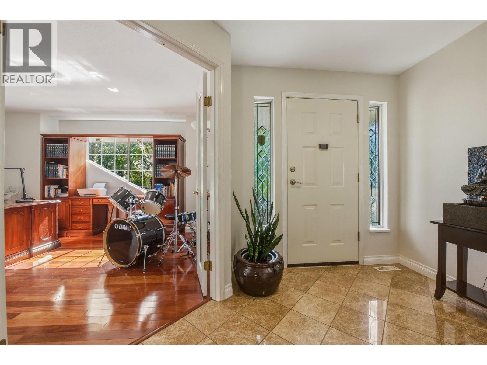 102 Aspenwood Drive, Port Moody, British Columbia  V3H 4V6 - Photo 4 - R3148934