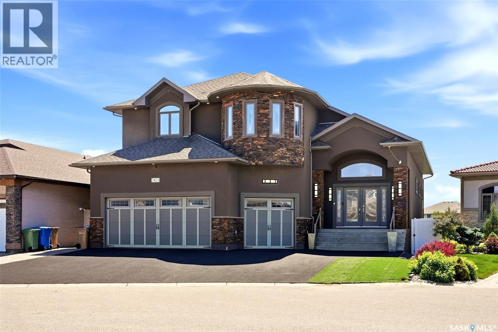 2423 LINNER BAY, Regina, Saskatchewan