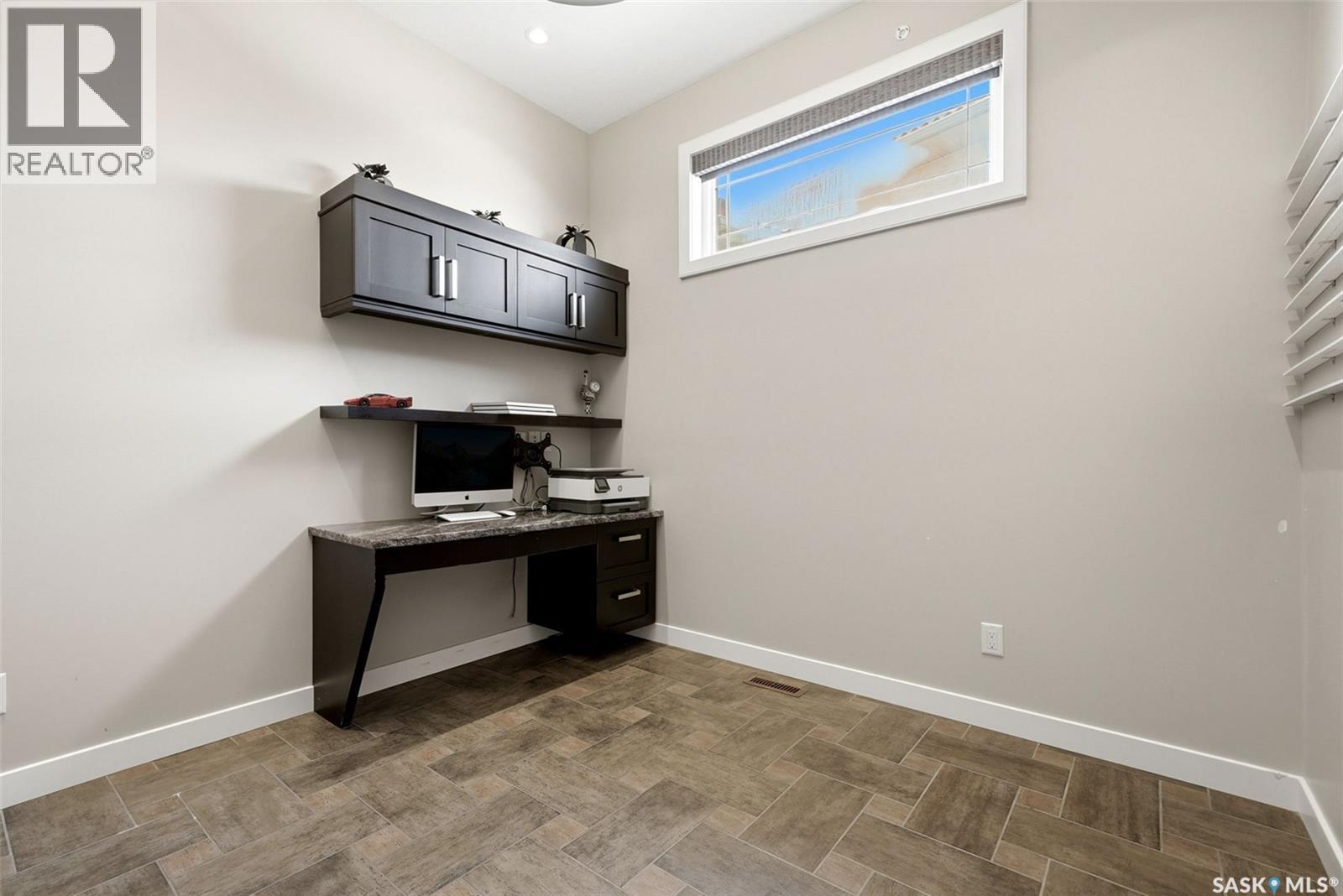 2423 Linner Bay, Regina, Saskatchewan  S4V 1K3 - Photo 22 - SK043342