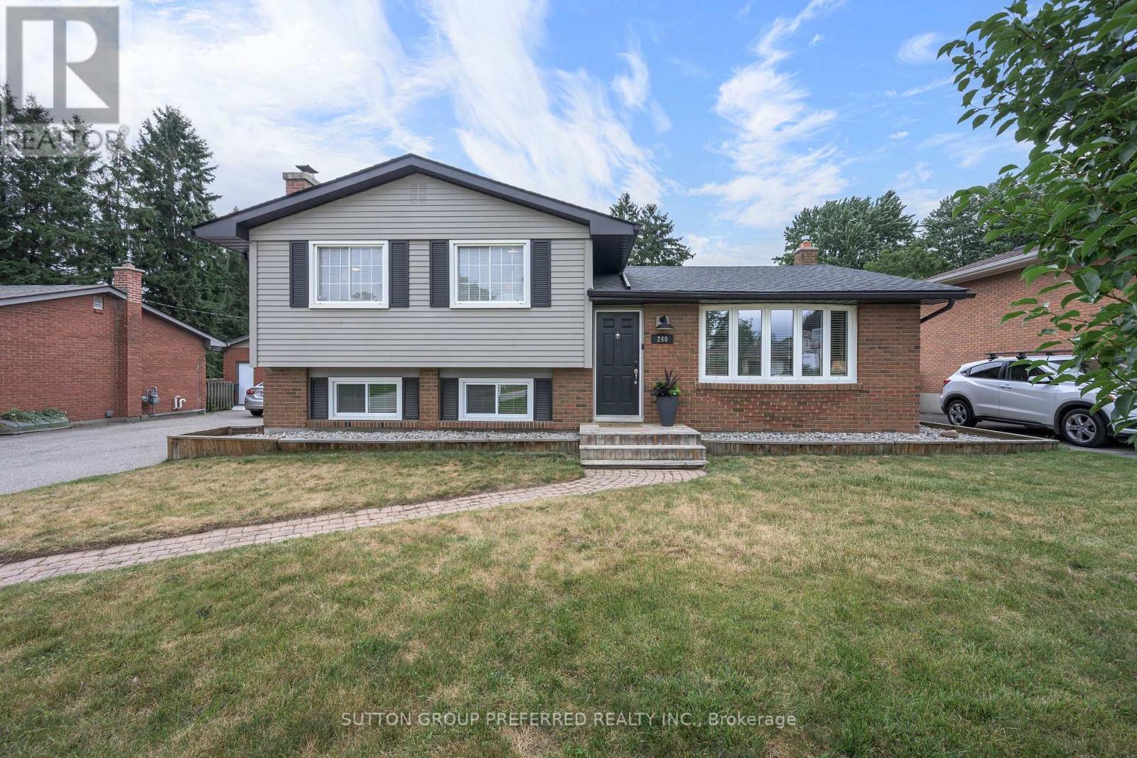 240 Byron Avenue, Thames Centre, Ontario  N0L 1G3 - Photo 2 - X13594896