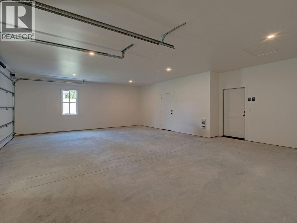 414 Solaz Place, Gibsons, British Columbia  V0N 1V5 - Photo 30 - R3131535