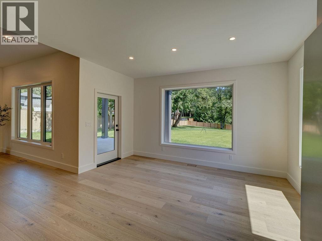 414 Solaz Place, Gibsons, British Columbia  V0N 1V5 - Photo 16 - R3131535
