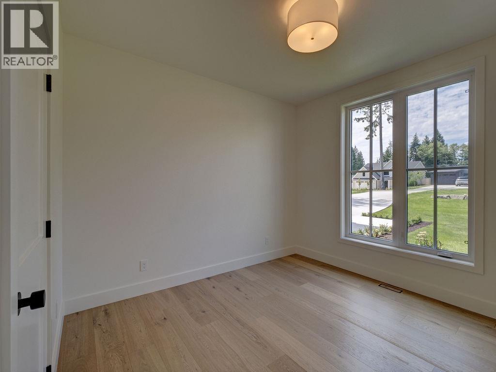 414 Solaz Place, Gibsons, British Columbia  V0N 1V5 - Photo 25 - R3131535