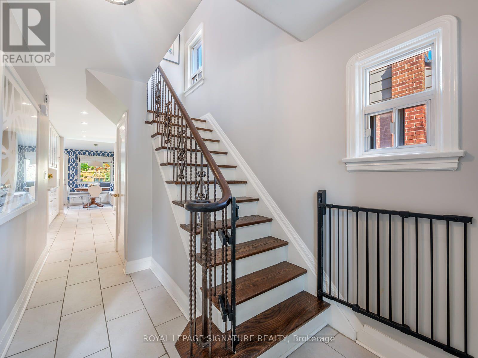 31 Brookview Drive, Toronto, Ontario  M6A 2K4 - Photo 16 - C13594858