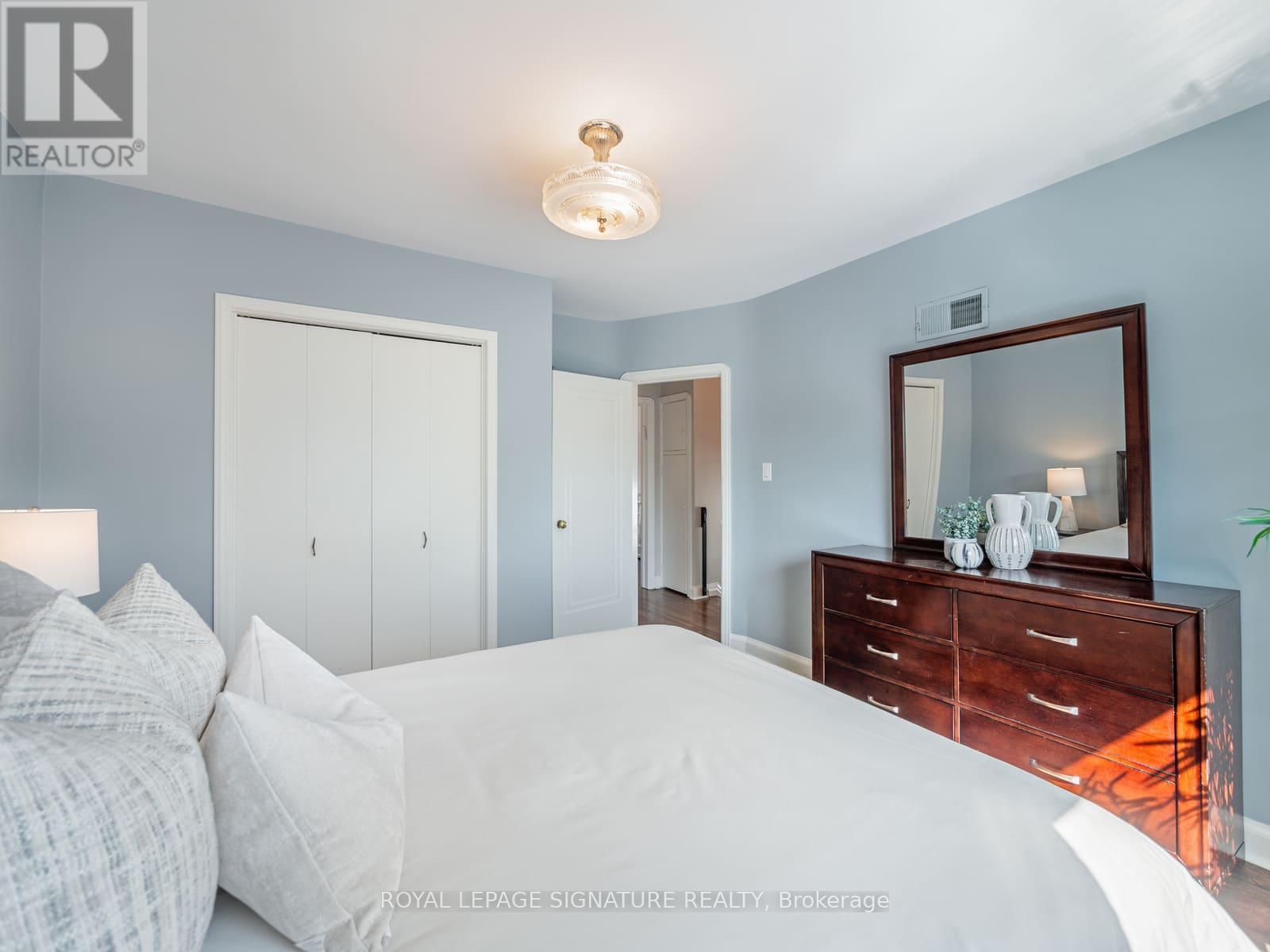 31 Brookview Drive, Toronto, Ontario  M6A 2K4 - Photo 19 - C13594858