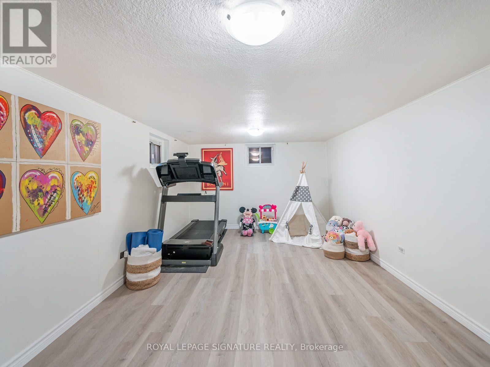 31 Brookview Drive, Toronto, Ontario  M6A 2K4 - Photo 34 - C13594858