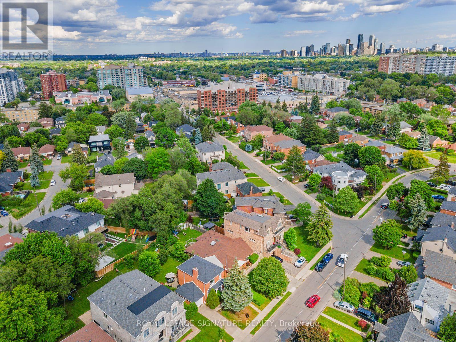 31 Brookview Drive, Toronto, Ontario  M6A 2K4 - Photo 40 - C13594858