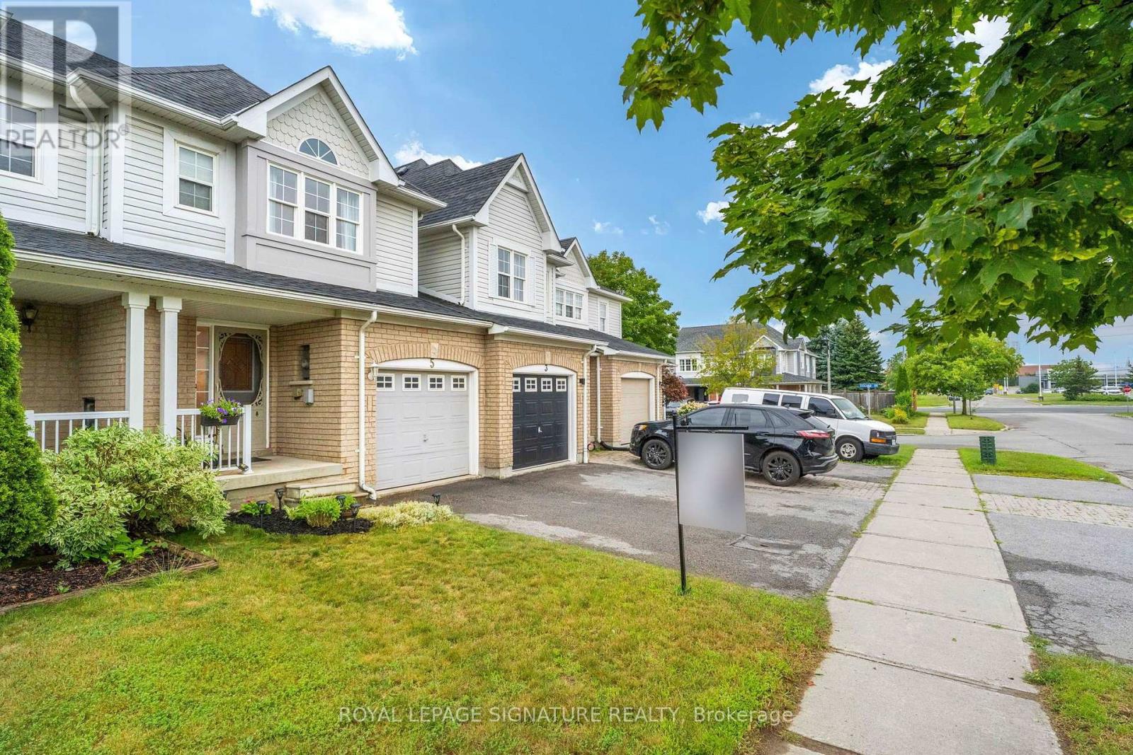 5 Fawcett Avenue, Whitby, Ontario  L1R 2Z4 - Photo 2 - E13594934