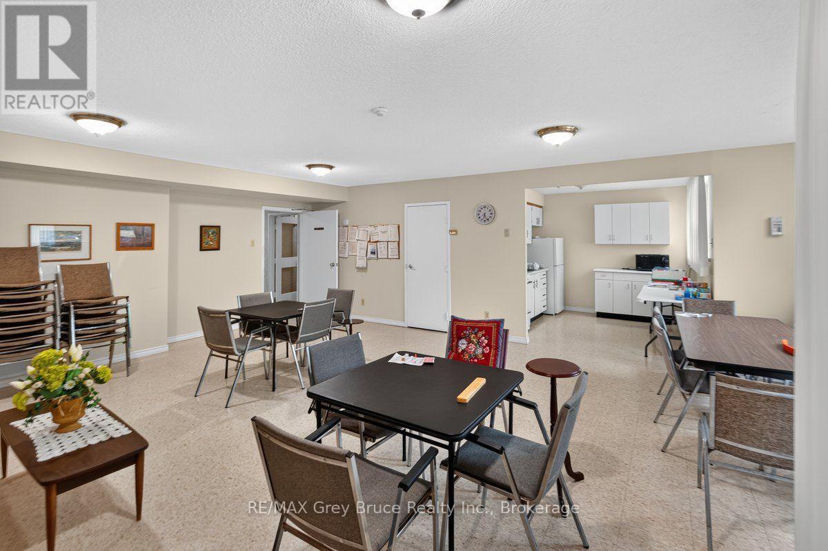 208 - 860 9th Street E, Owen Sound, Ontario  N4K 1R2 - Photo 2 - X13594912