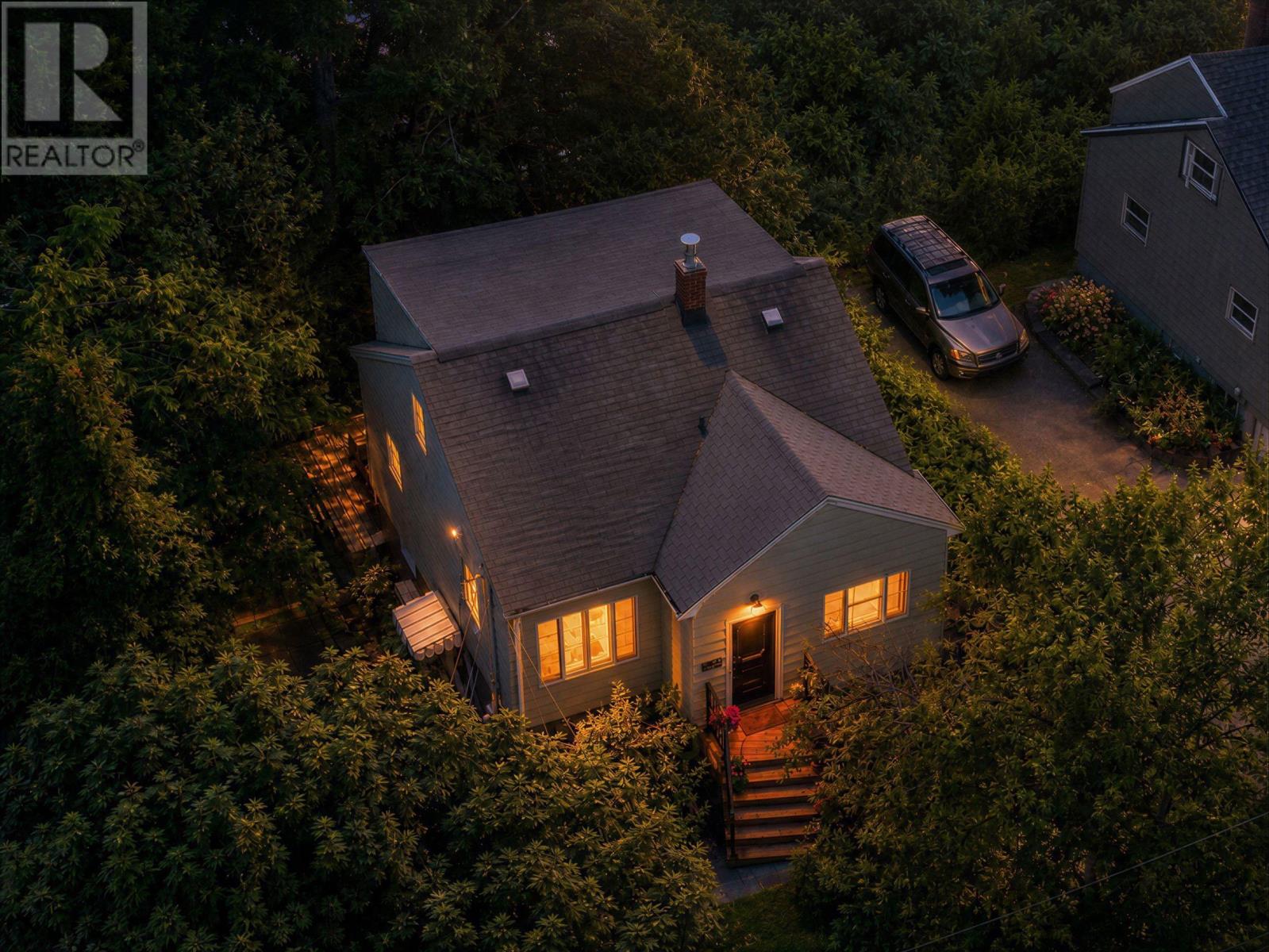 25 Edgehill Road, Halifax, Nova Scotia  B3N 1G5 - Photo 2 - 202618304