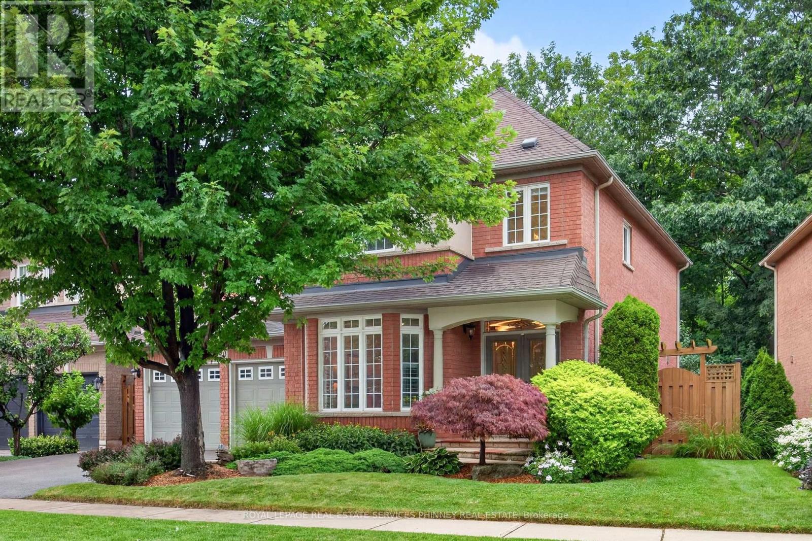 211 Creek Path Avenue, Oakville, Ontario  L6L 6T5 - Photo 2 - W13594812