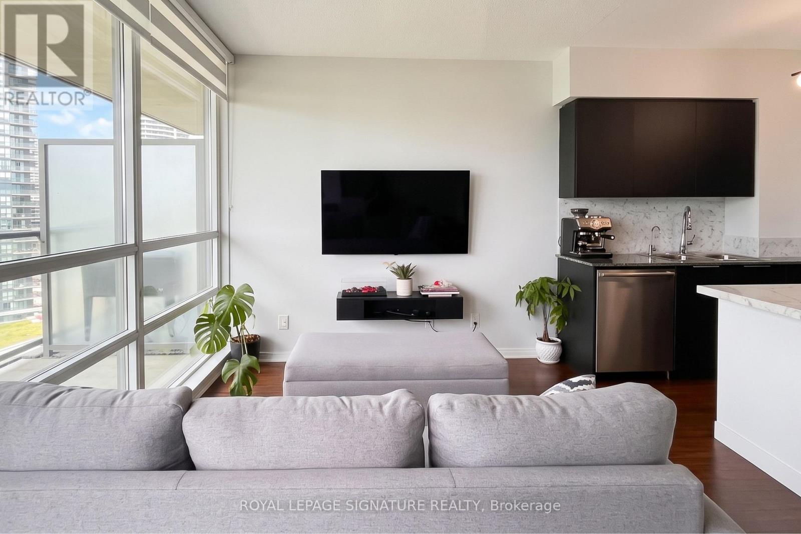 1505 - 2230 Lake Shore Boulevard, Toronto, Ontario  M8V 0B2 - Photo 5 - W13594950