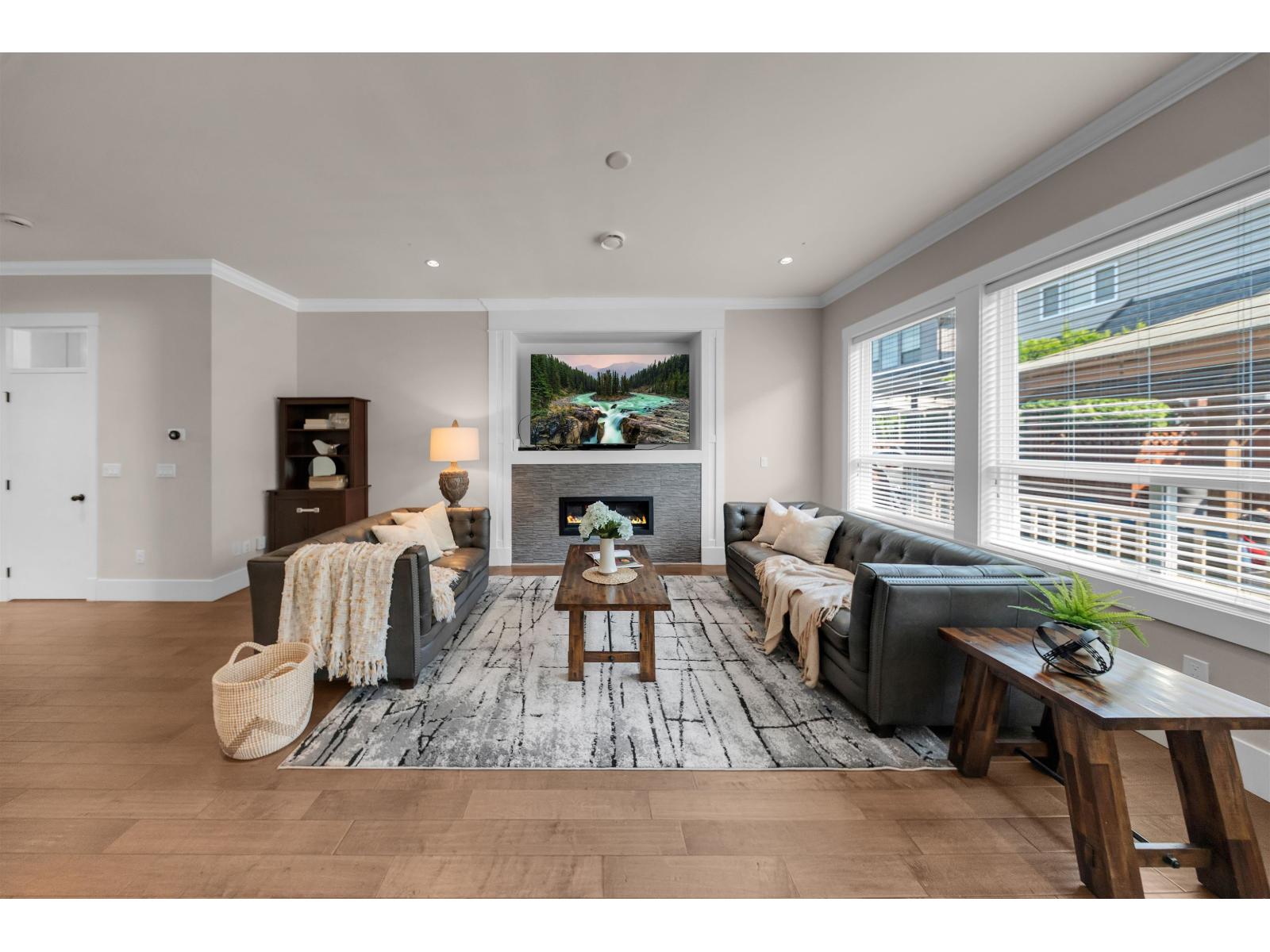 20966 80b Avenue, Langley, British Columbia  V2Y 0R2 - Photo 2 - R3147517