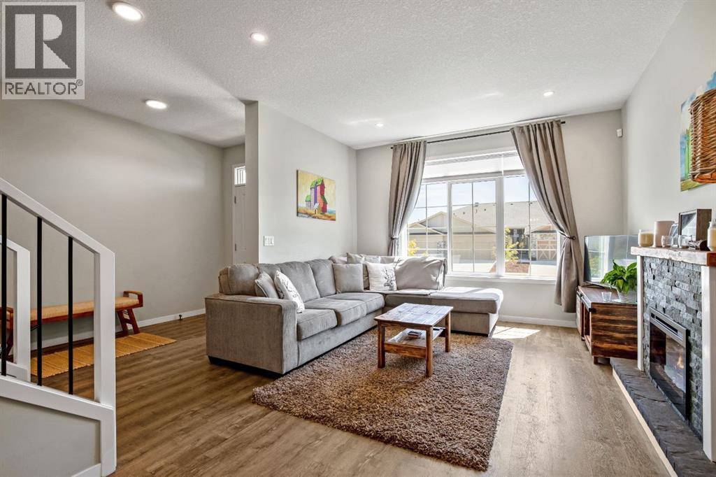 30 Wolf Crescent, Okotoks, Alberta  T1S 5V2 - Photo 2 - A2327045
