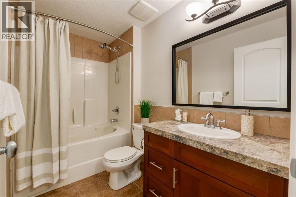 52 Valley Woods Way NW, Calgary, Alberta  t3B 6A5 - Photo 37 - A2327283