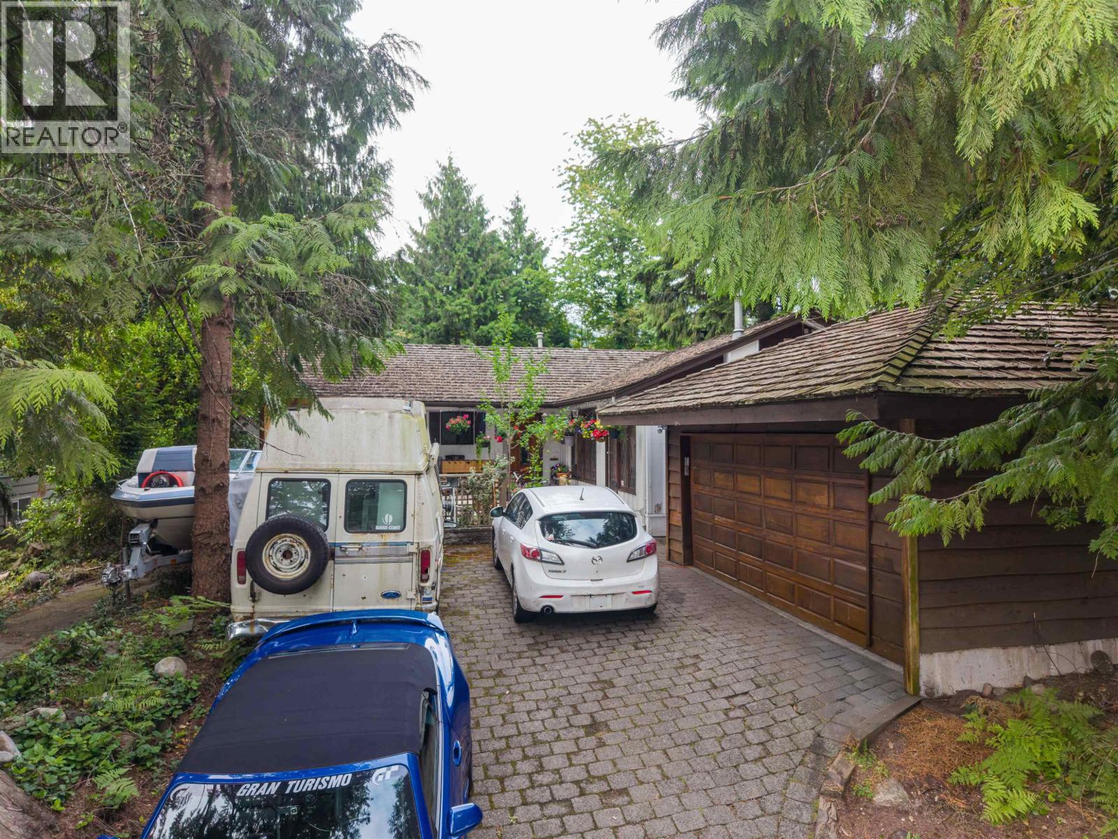 886 E 29TH STREET, North Vancouver, British Columbia