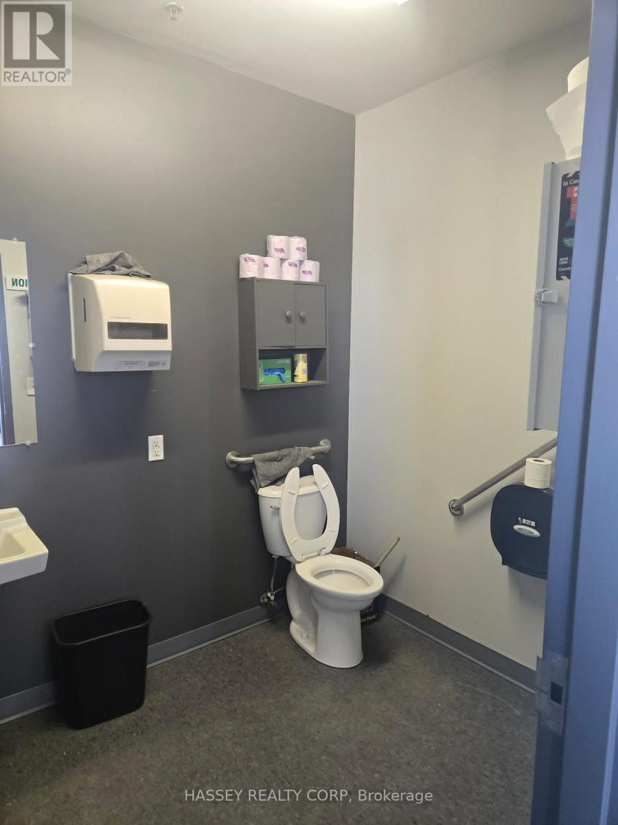 8 - 361 King Street, Barrie (400 West), Ontario  L4N 6W5 - Photo 5 - S13595000