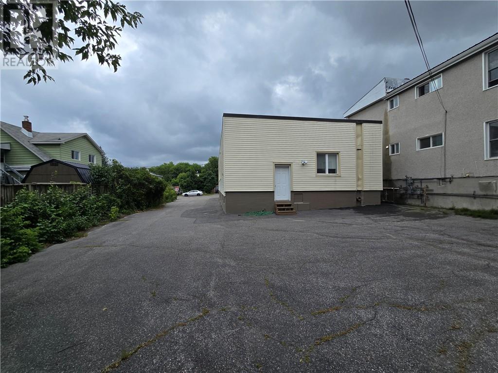 667 St Clair Street, Greater Sudbury, Ontario  P3E 4G9 - Photo 4 - 2126668
