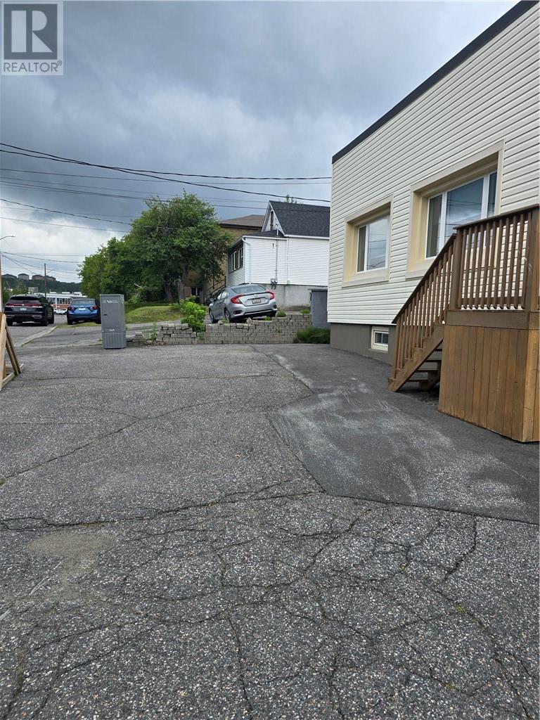 667 St Clair Street, Greater Sudbury, Ontario  P3E 4G9 - Photo 5 - 2126668