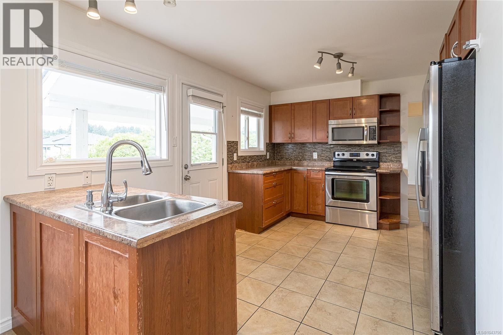 607 Fifth St, Nanaimo, British Columbia  V9R 1P7 - Photo 5 - 1043756