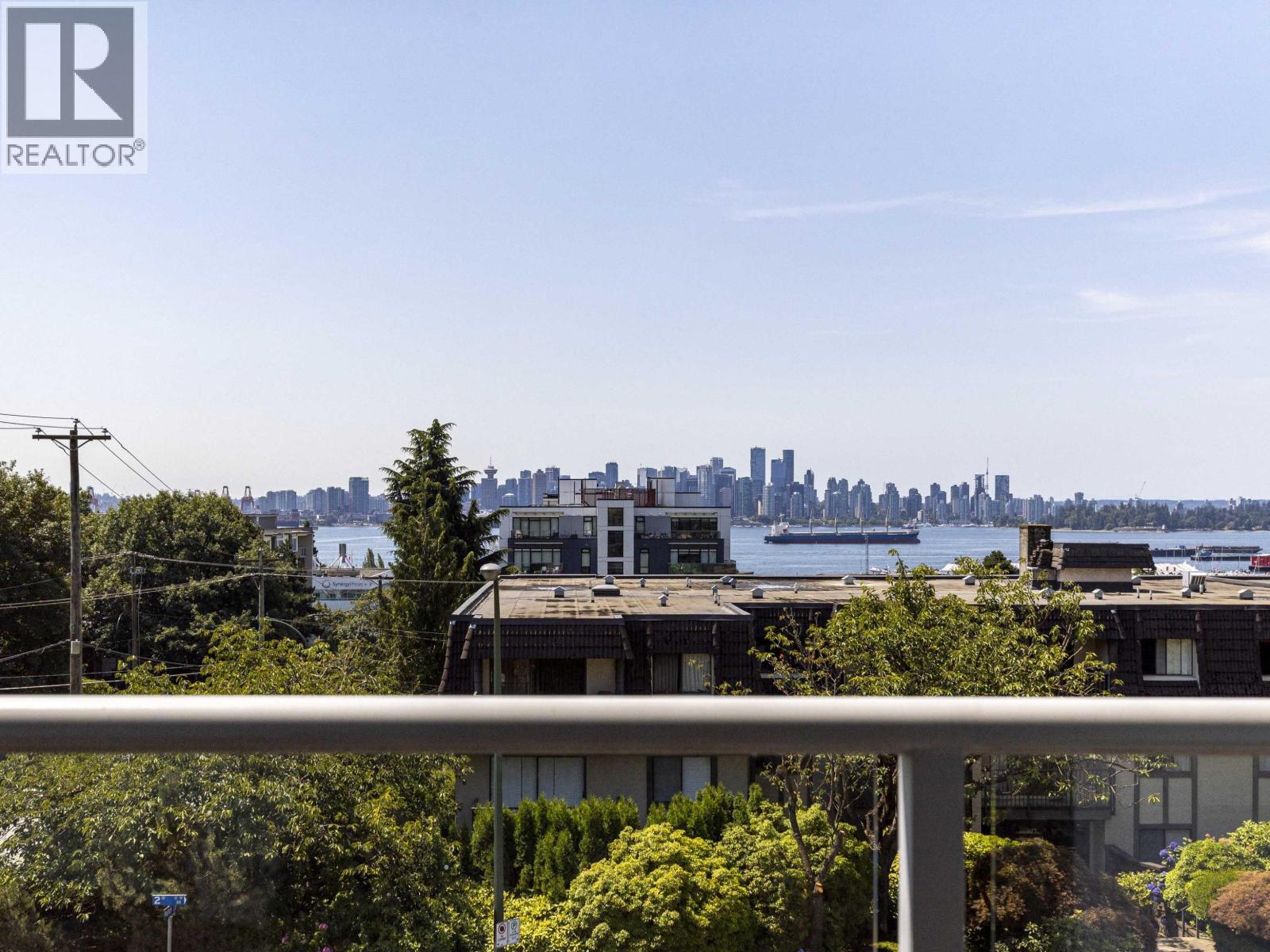 307 308 W 2ND STREET, North Vancouver, British Columbia