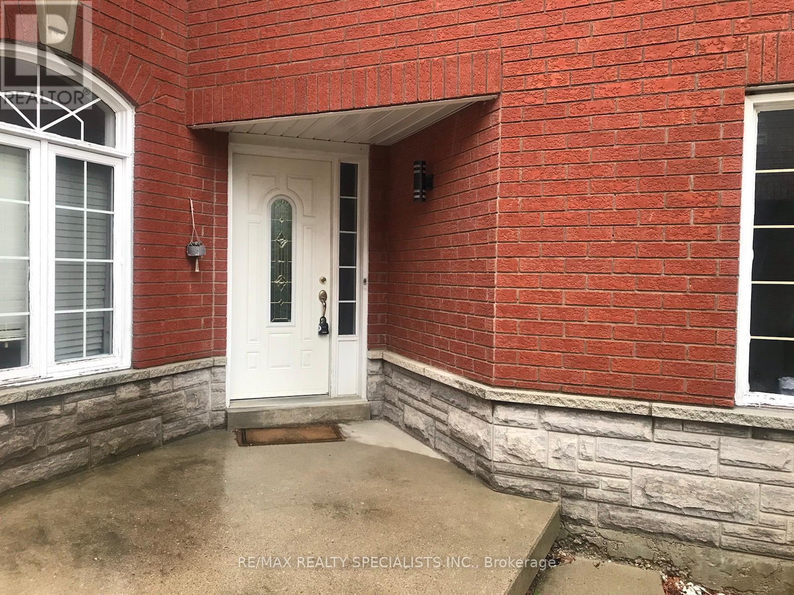 7166 Black Walnut Trail, Mississauga, Ontario  L5N 7N5 - Photo 4 - W13079968