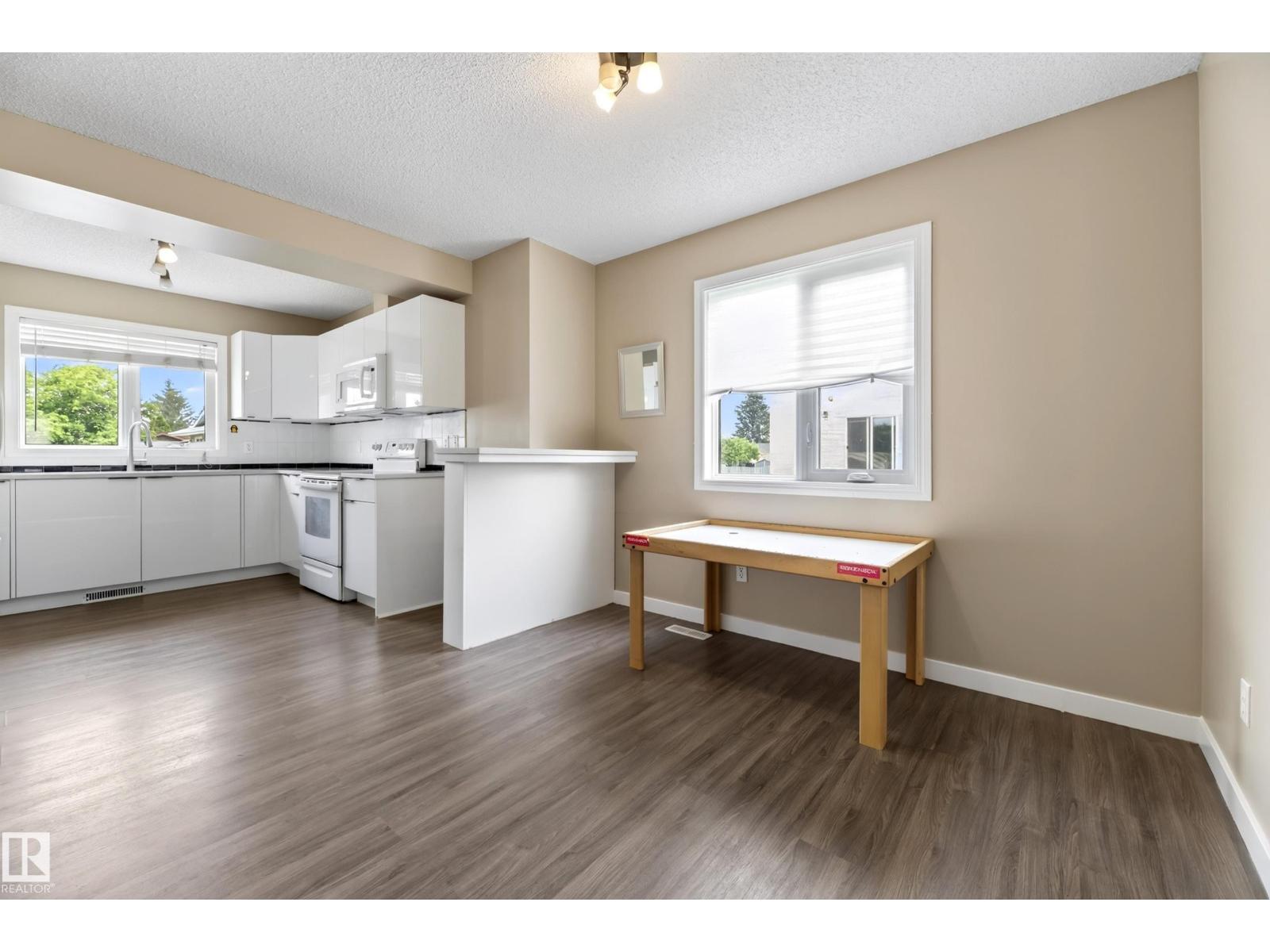 1906 65 St NW, Edmonton, Alberta  T6L 7A2 - Photo 7 - E4500155