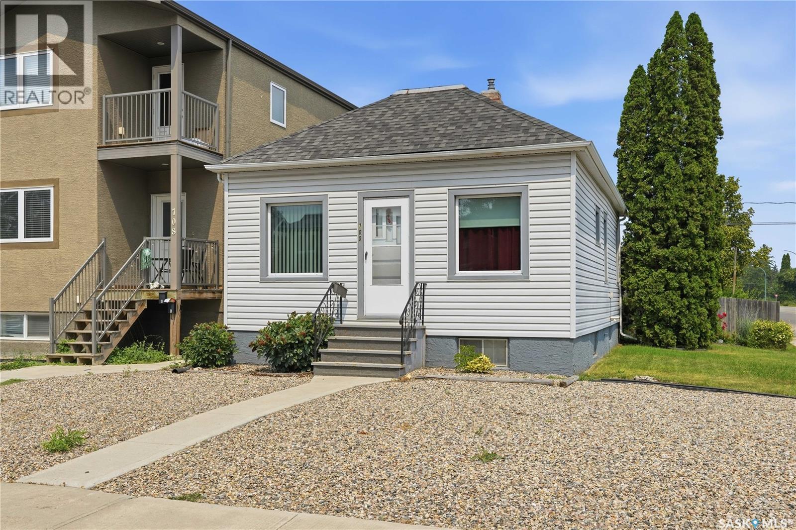 700 College Avenue, Regina, Saskatchewan  S4N 0X7 - Photo 1 - SK043373