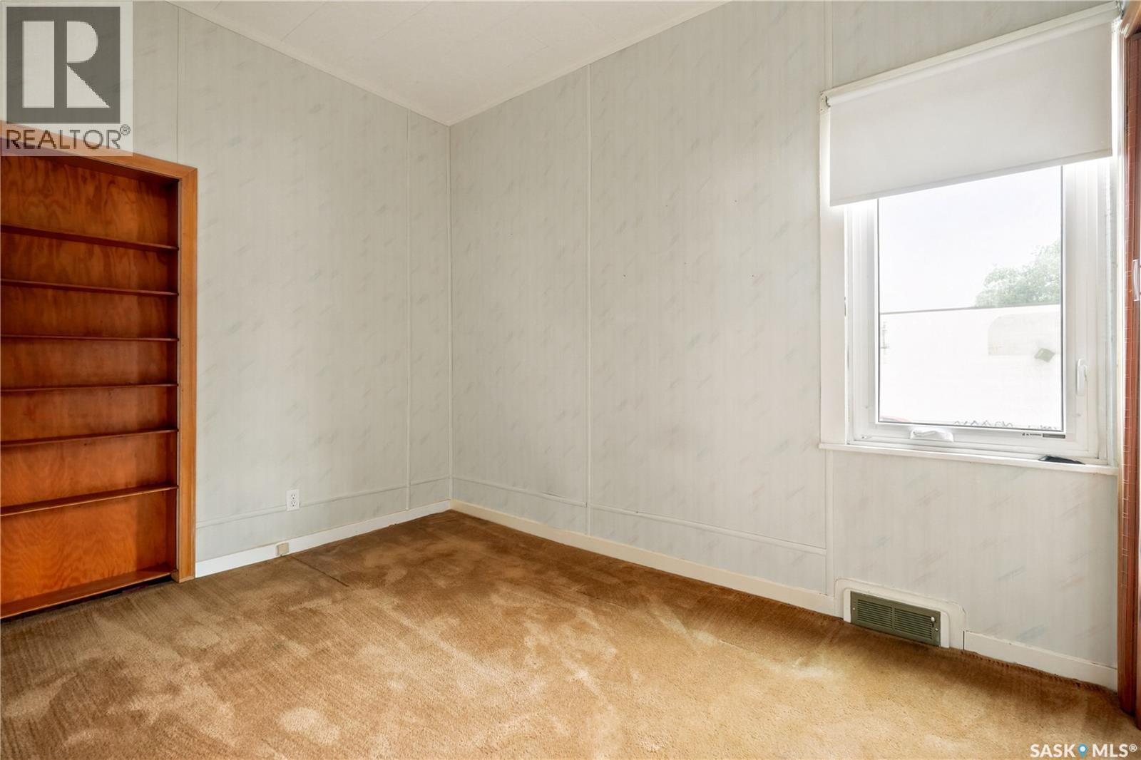 700 College Avenue, Regina, Saskatchewan  S4N 0X7 - Photo 11 - SK043373