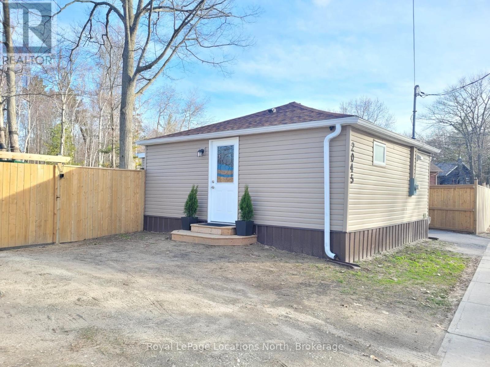 2045 River Road W, Wasaga Beach, Ontario  L9Z 2W1 - Photo 3 - S13010582