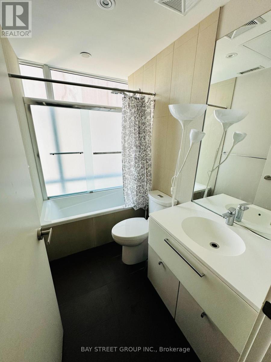 2103 - 15 Grenville Street, Toronto, Ontario  M4Y 0B9 - Photo 12 - C13595170
